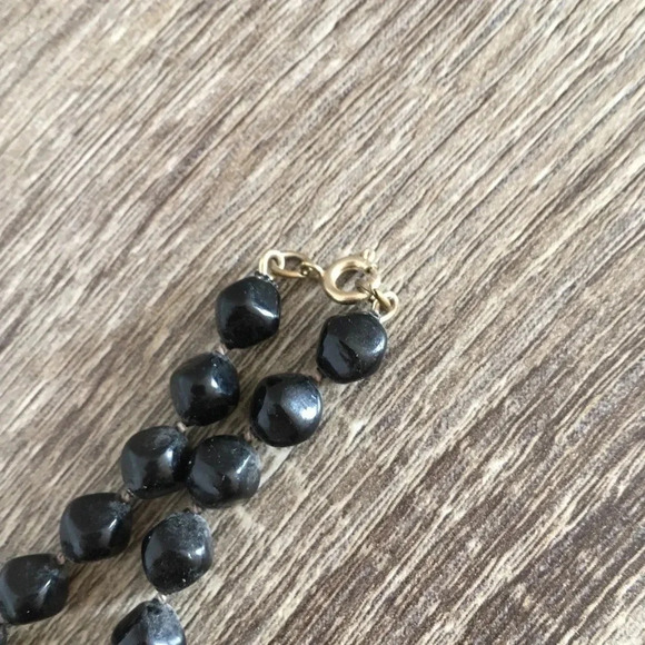 Vtg green and black beaded necklace - Picture 3 of 4